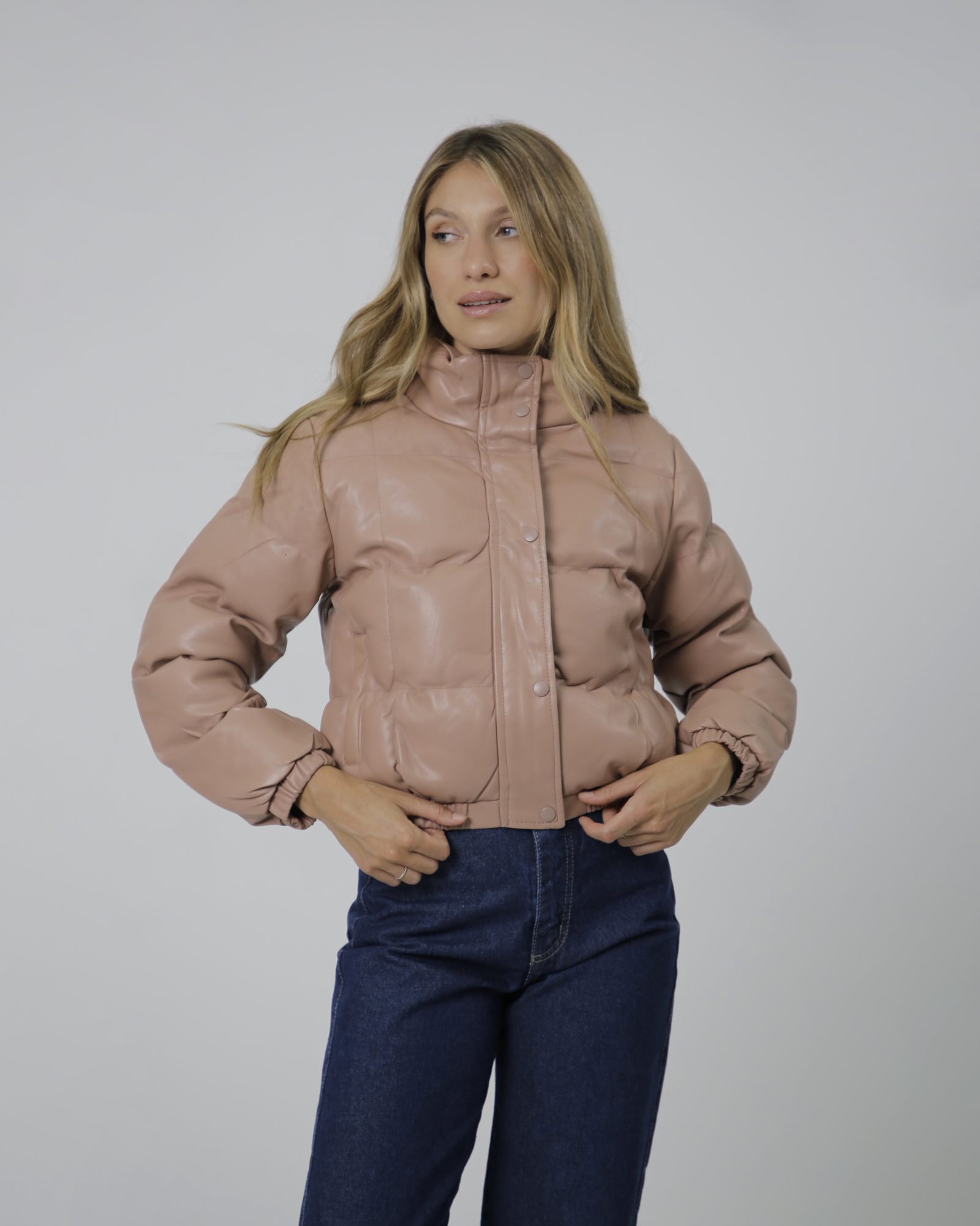 Puffer cuerina 58E