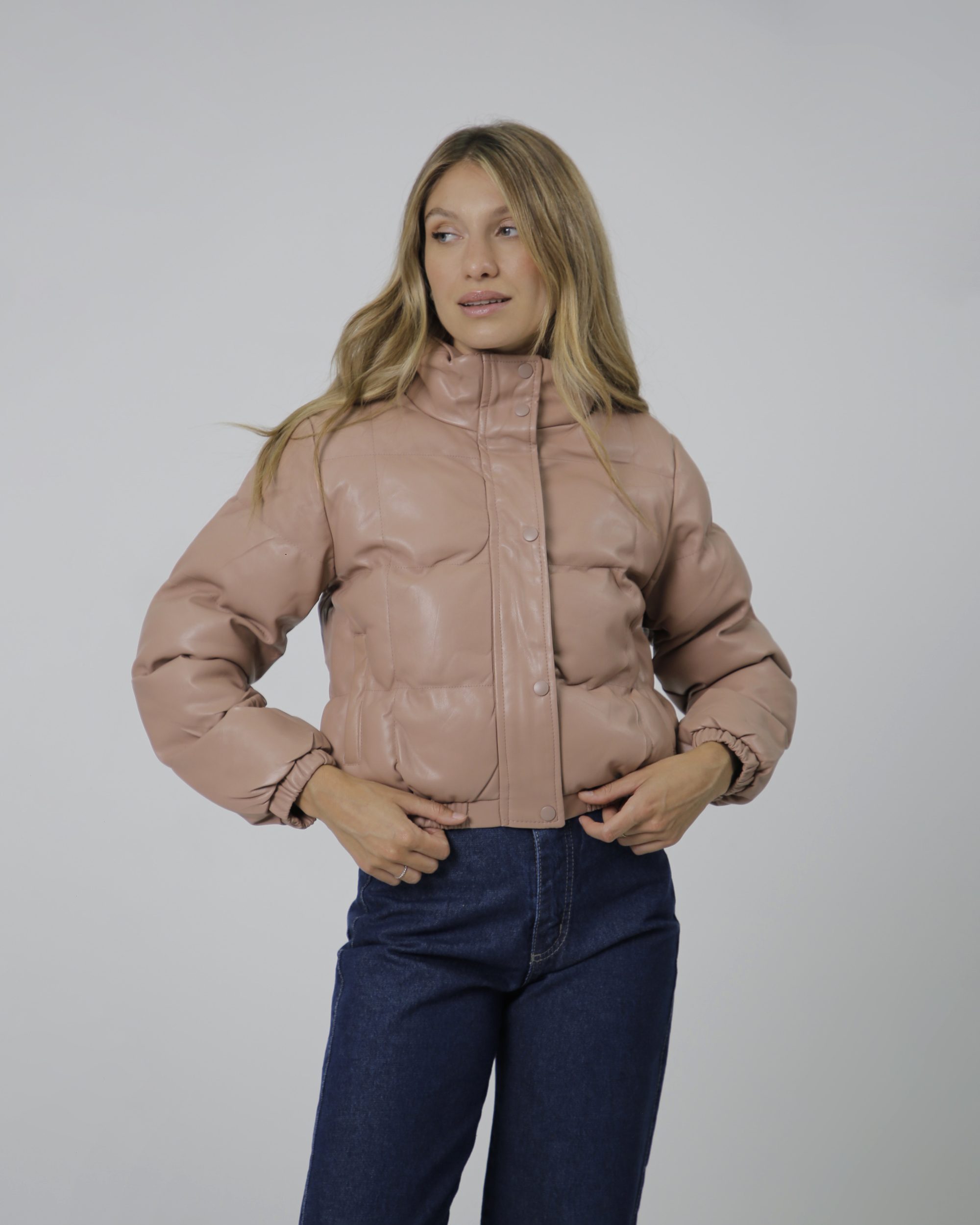 Puffer cuerina 58E